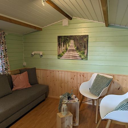 Yxningens Holiday Homes, Cottages And Camping Gusum Bagian luar foto